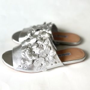 CHARLES DAVID Silver Sicilian Flower Sandals